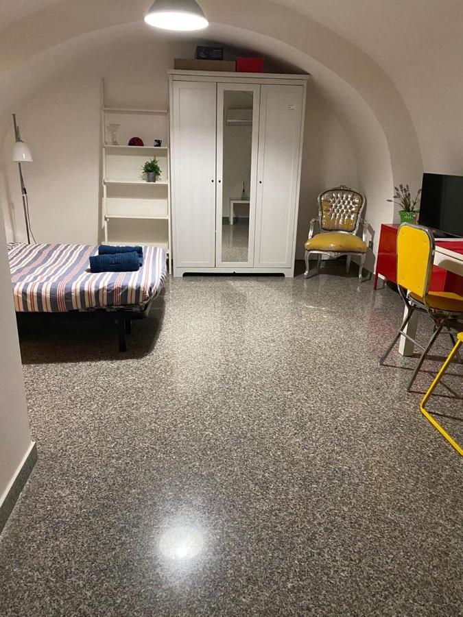 Little Flat - Bari Heart Apartment ภายนอก รูปภาพ